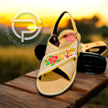 Load image into Gallery viewer, Humming Rose Brown Huarache Bordado Mexican Sandal