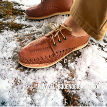 Cargar imagen en el visor de la galería, Mens Mexican Laces Leather Handmade Mexican Huarache Slip On Brown Leather Zapato con agujeta Hombre Huarache de Piel Mexicano