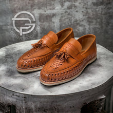 Cargar imagen en el visor de la galería, Mens Tassel Slip-On Brown Shoes Handmade Mexican Huarache Leather Zapato para hombre Huarache de Piel Mexicano