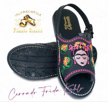 Load image into Gallery viewer, Huarache Cerrado Bordado - Frida Kahlo Negro