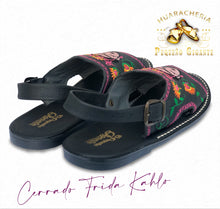 Load image into Gallery viewer, Huarache Cerrado Bordado - Frida Kahlo Negro