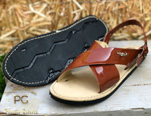 Load image into Gallery viewer, Huarache de Charol Cruzado Caramelo