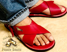 Load image into Gallery viewer, Rojo Huarache Cruzado de Piel | El Pequeno Gigante