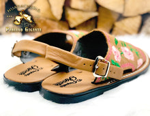Load image into Gallery viewer, Huarache Cerrado Bordado - Flores Cafe