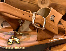 Load image into Gallery viewer, Huarache Cruzado en Piel Caramelo