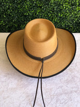 Load image into Gallery viewer, Gallero Palma Morena con Bies