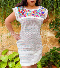 Load image into Gallery viewer, Adulto Paloma Bordado a Mano en Telar | Handmade Womens Dress Artisanal Tradicional Mexicano