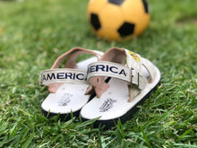 Load image into Gallery viewer, Club America Huarache Bordado en Piel - Fútbol MX