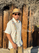 Cargar imagen en el visor de la galería, Guayabera Beige Bordada Manga Corta | Mexican Embroidered Beige Short Sleeve