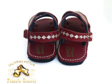 Load image into Gallery viewer, Burgundy Diamond Niño Huarache Bordado Suela de Llanta Nueva