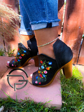 Load image into Gallery viewer, Laura Premium Mexican Leather Ankle Boots - Mexican Artisanal Embroidered Flower Leather Block Heel
