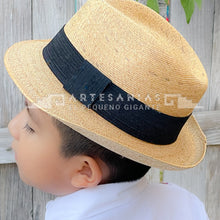 Cargar imagen en el visor de la galería, Sombrero Pachuquito para Niño con Cinta Negra
