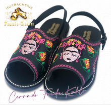 Cargar imagen en el visor de la galería, Huarache Cerrado Bordado - Frida Kahlo Negro
