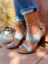 Load image into Gallery viewer, Bella Flor Heel  - Mexican Leather Embroidered Flower Block Heel
